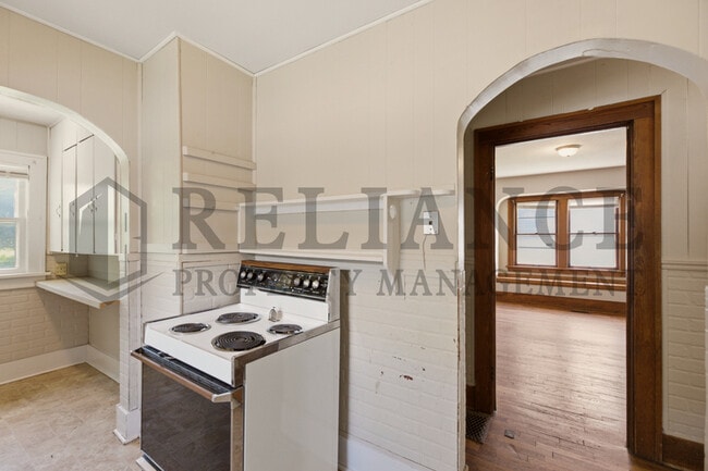 Building Photo - 432 S Osage St