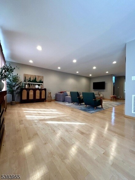 Building Photo - 27 Kingfisher Ct