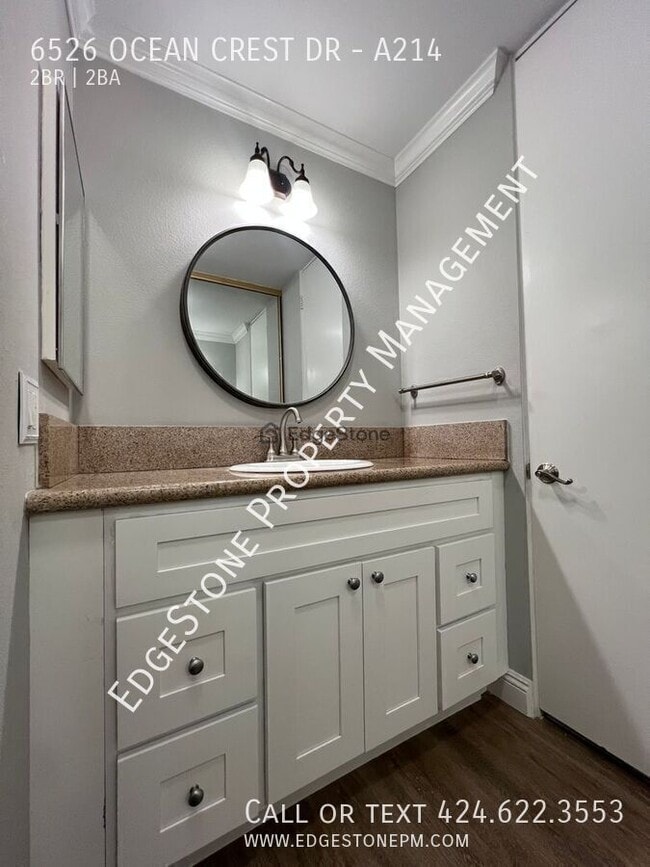 Building Photo - 6526 Ocean Crest Dr