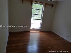 Building Photo - 415 N Laurel Dr
