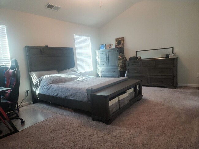 Building Photo - 405 Eclipse Ln