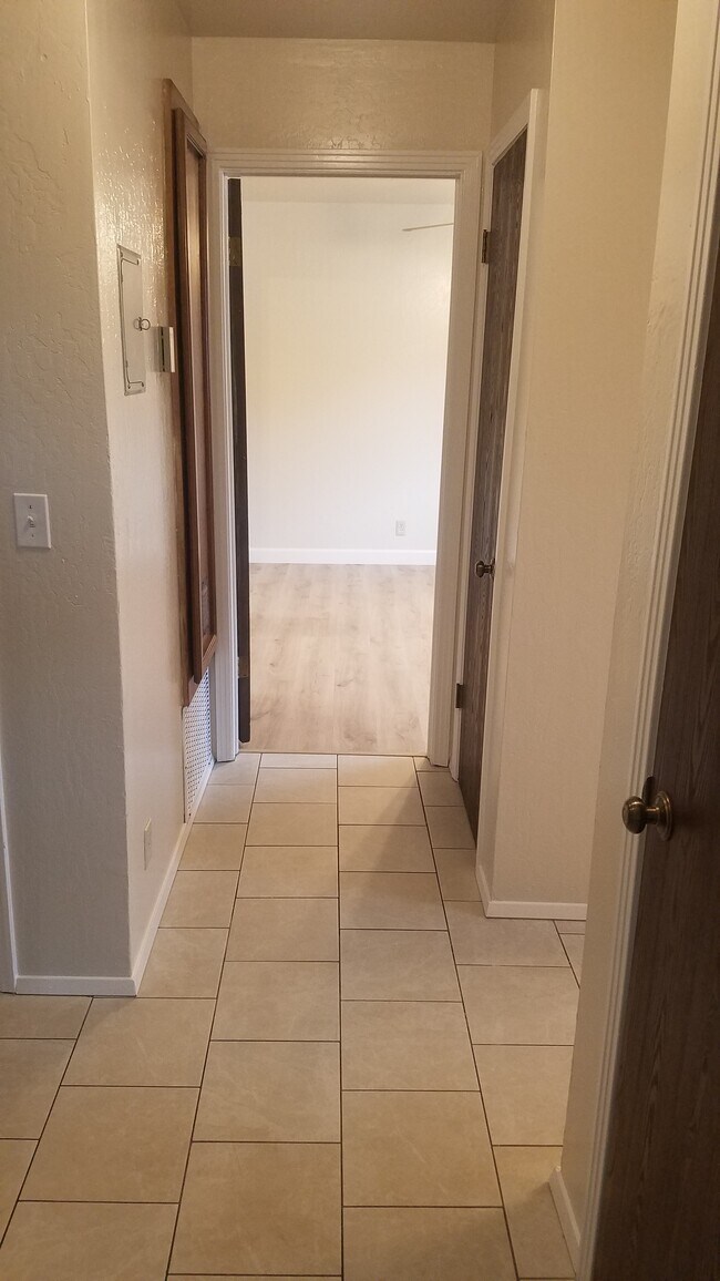 Hallway - 1570 Gabilan Dr