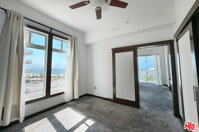 Building Photo - 488 E Ocean Blvd