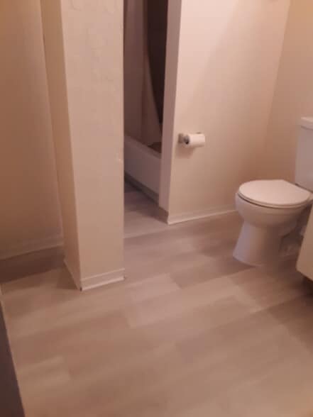 Apt 1 - bathroom - 523 E State St