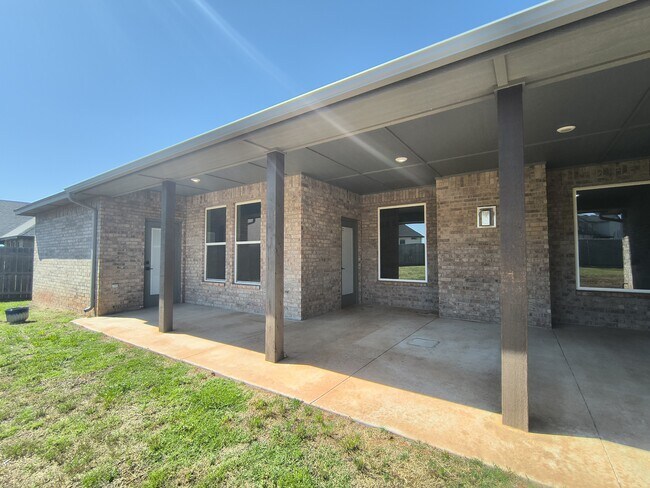Building Photo - 9212 NW 147th Terrace