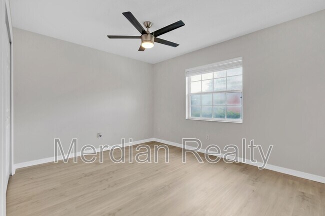 Building Photo - 4920 Tangerine Ave