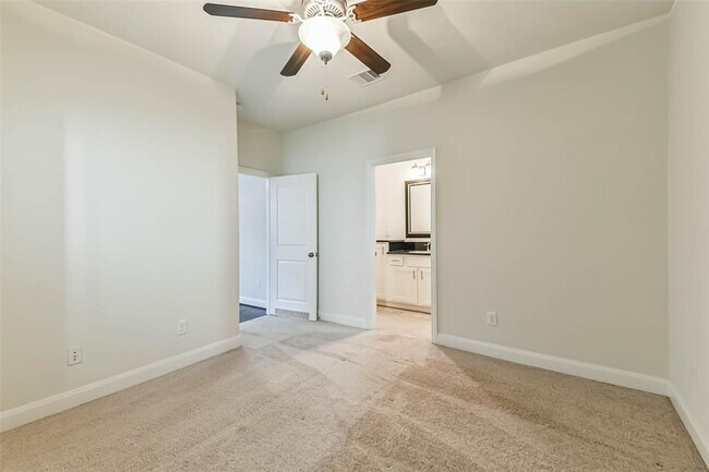 Building Photo - 1752 Monarch Ridge Dr