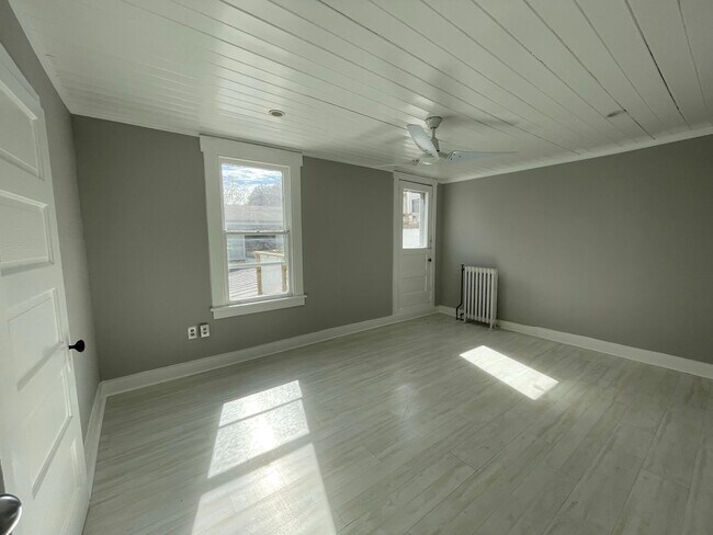 Building Photo - Small pets are welcome with an additional ...