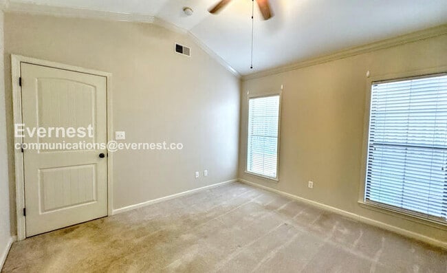 Building Photo - 6082 Townley Ct