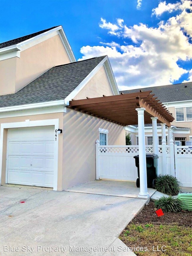 Building Photo - 3 br, 2.5 bath House - 641 Mulberry Ave.