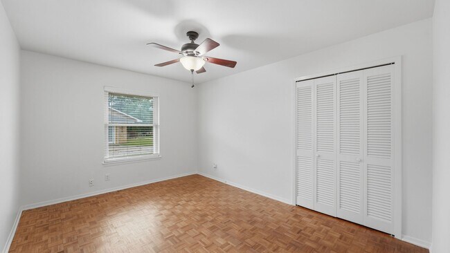 Building Photo - Beautiful Home on Nearly an Acre in Helotes with Pool, Office & No HOA