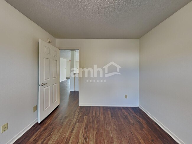 Building Photo - 10286 Butler Dr