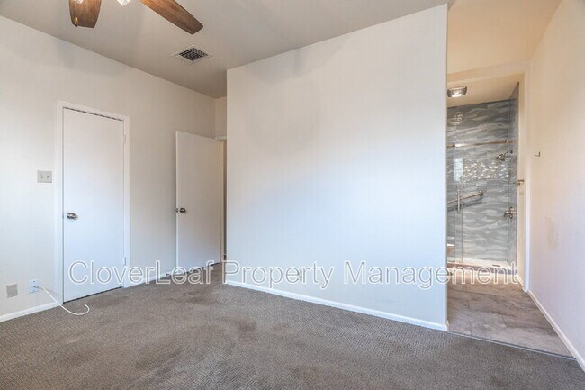 Building Photo - 3678 Hidden Dr