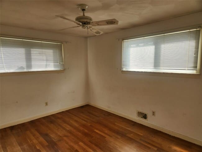 Building Photo - 908 Case Dr