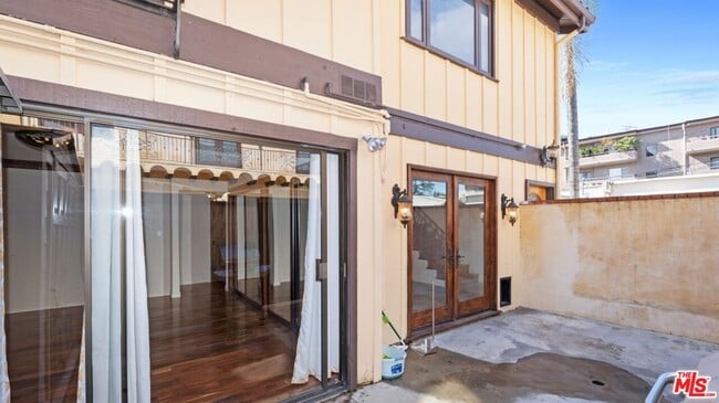 Building Photo - 12841 Landale St