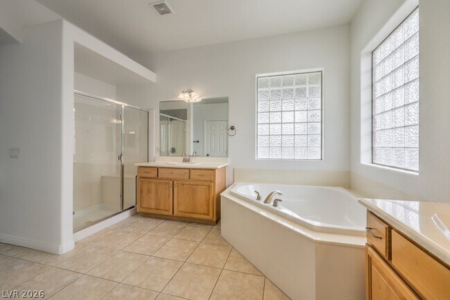 Building Photo - 1393 Romanesca Dr