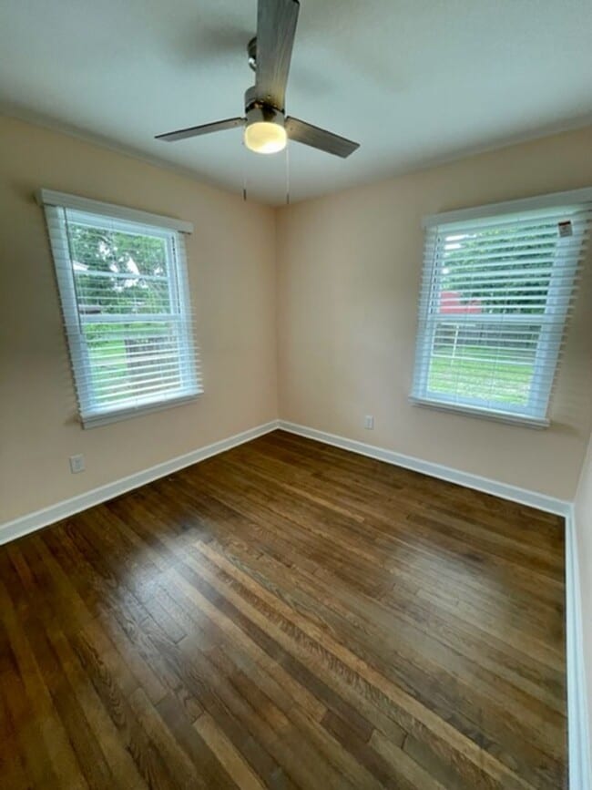 Building Photo - Cute beach bungalow in Biloxi, MS!
