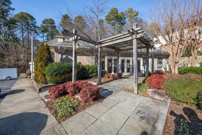 Building Photo - Chapel Hill 2-Bedroom Condo for Rent | 104...