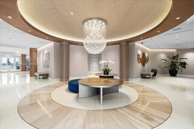 Building Photo - 888 Brickell Key Dr