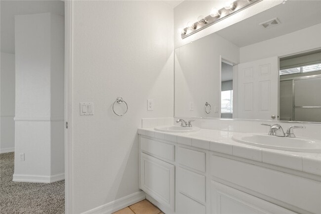 Building Photo - 1605 Rivendel Dr