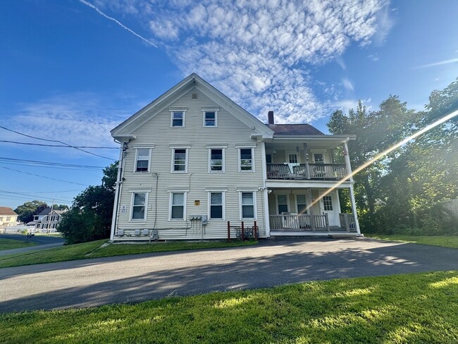 Building Photo - 39 Perry Ave