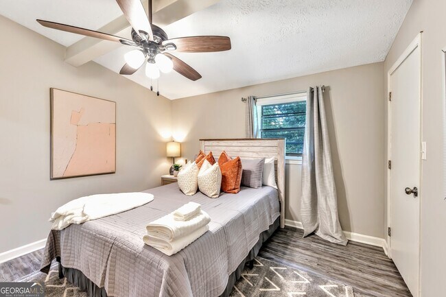 Building Photo - 165 Cole Lake Rd