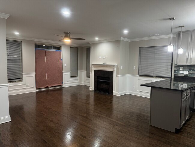 Building Photo - 7254 S Bennett Ave