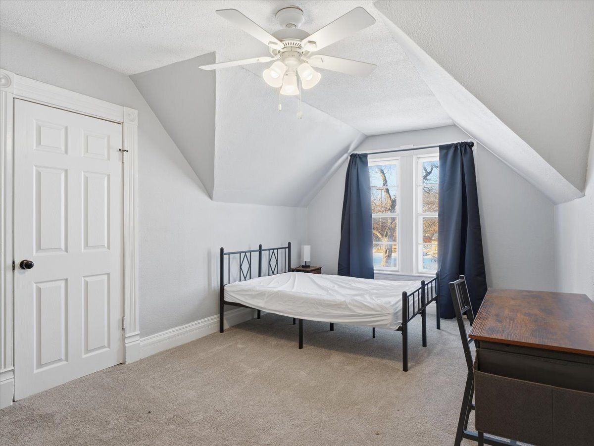 Building Photo - 304 N Grand Ave