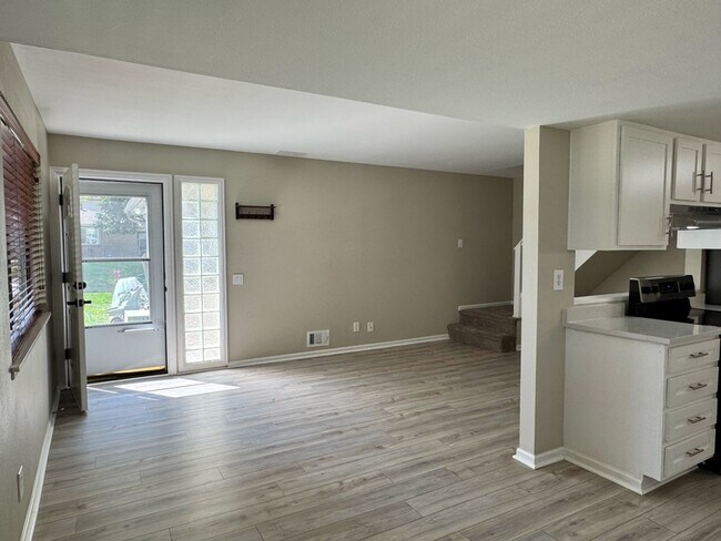 Building Photo - 3351 S Field St