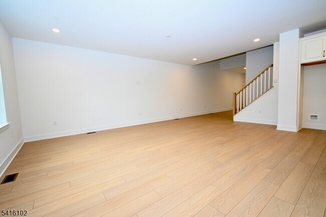 Building Photo - 26 Arowana Rd