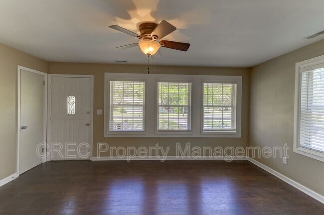 Building Photo - 2401 Eagle Dr