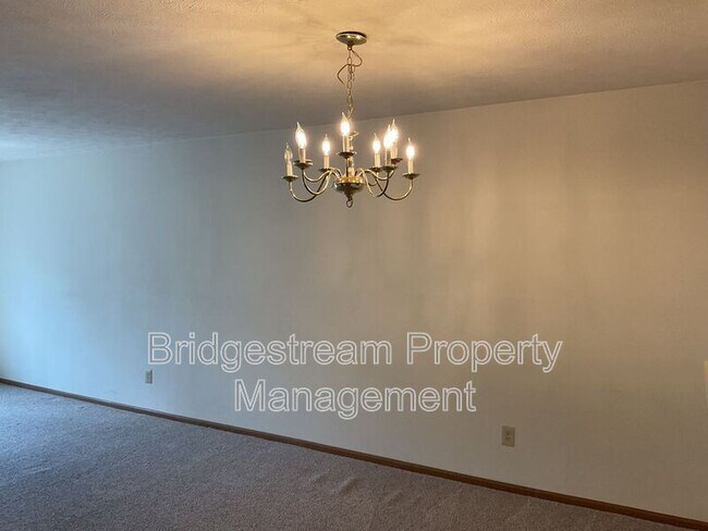 Building Photo - 4595 Burchdale St