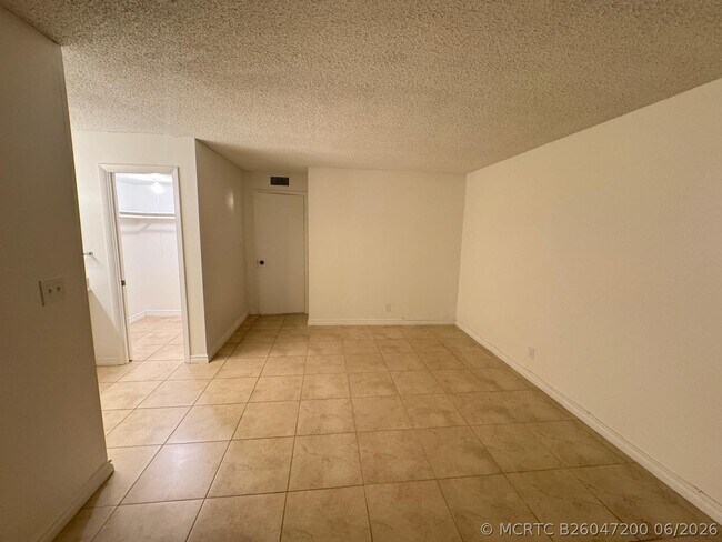 Building Photo - 10821 N Military Trl