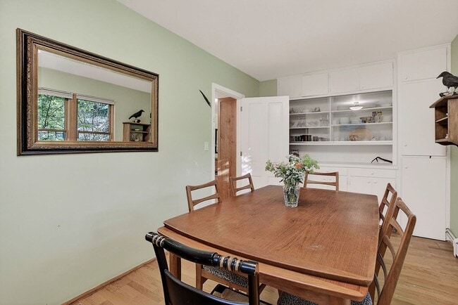 Building Photo - Quintessential Boulder Cottage in Mapleton...