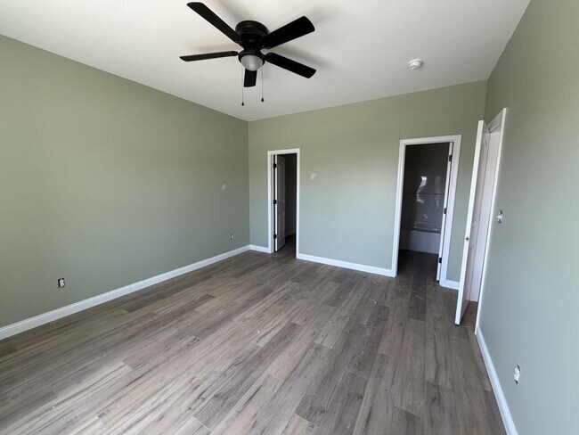 Building Photo - 146 Pinehurst Wy