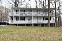 Building Photo - 10 Oakwood Dr