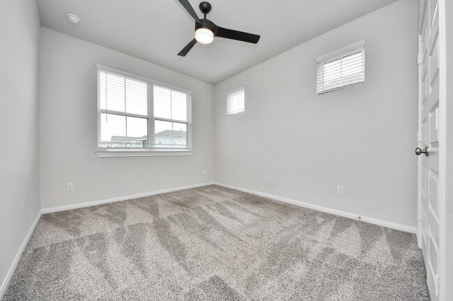 Building Photo - 9830 Magnolia Village Ln