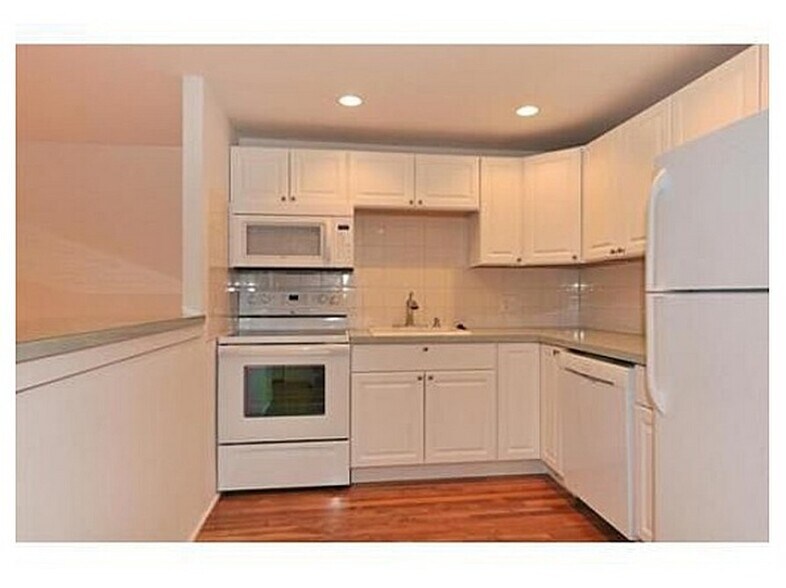 Kitchen - 34 Hamilton Rd