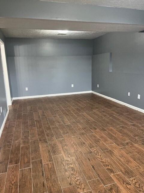 Building Photo - 405 Bertha Way