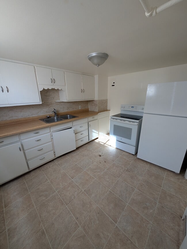 Building Photo - 129 N 100 E