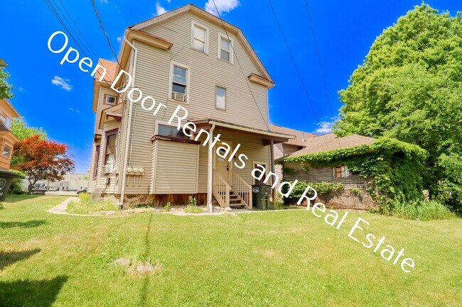 Building Photo - 109 S State St