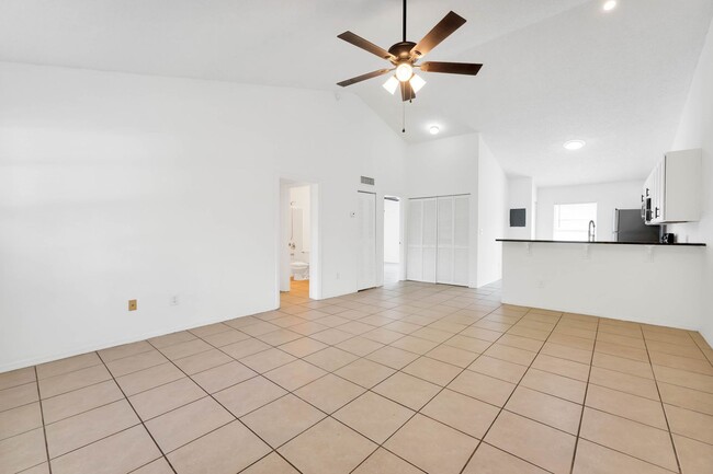 Building Photo - Spacious 2/2 Condo In Lancelot at Winter Park