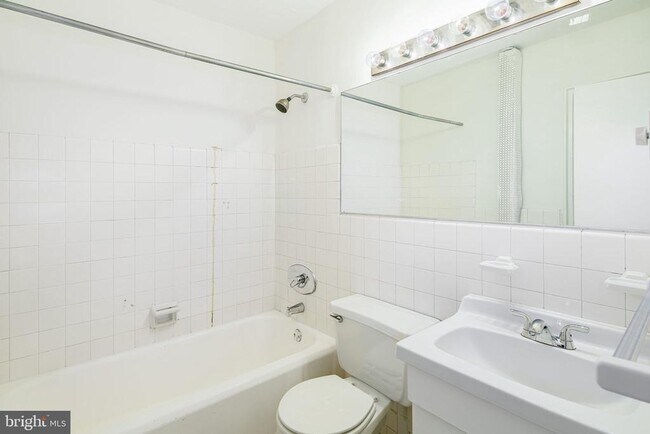 Building Photo - 2601 Pennsylvania Ave