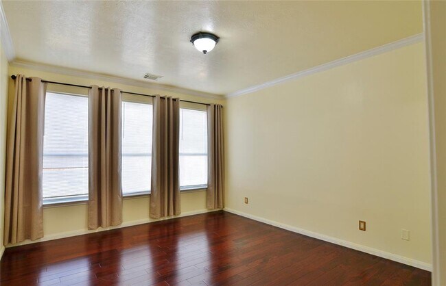 Building Photo - 7430 Boxwood Ridge Ln