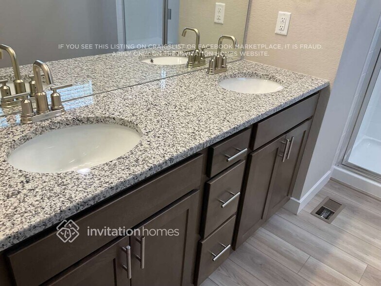 Building Photo - 11819 Mission Peak Pl