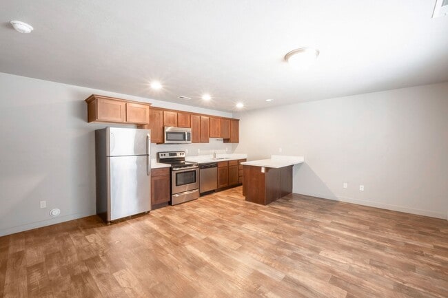 Building Photo - Amazing 2 Story Townhome in Vineyard w/ at...