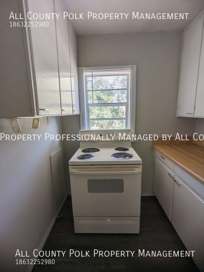 Building Photo - Awesome 2/1 Apartment in Auburndale for Rent