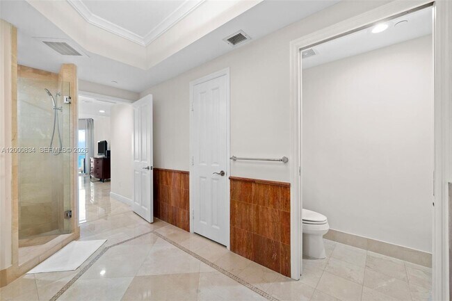 Building Photo - 17875 Collins Ave