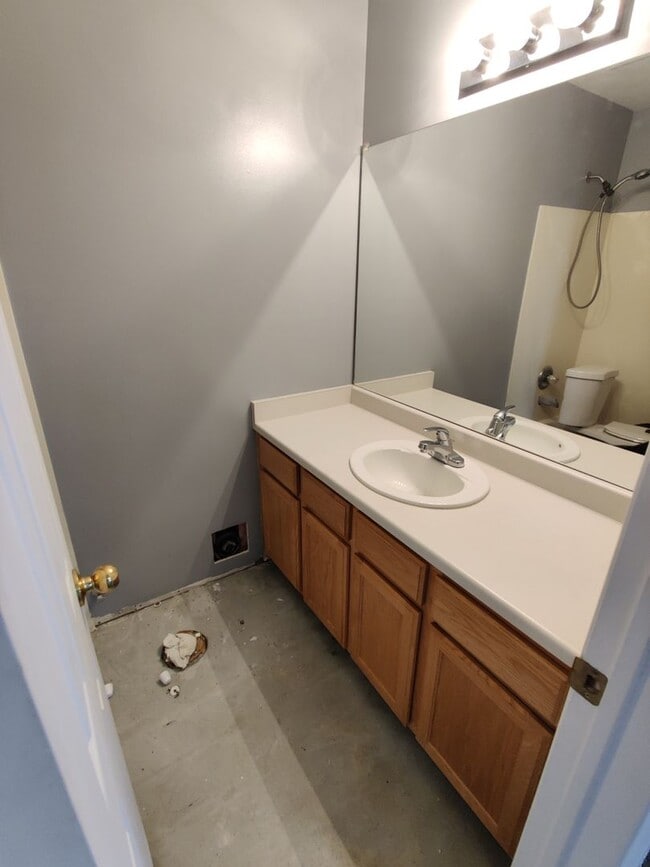Building Photo - 137 W 600 N