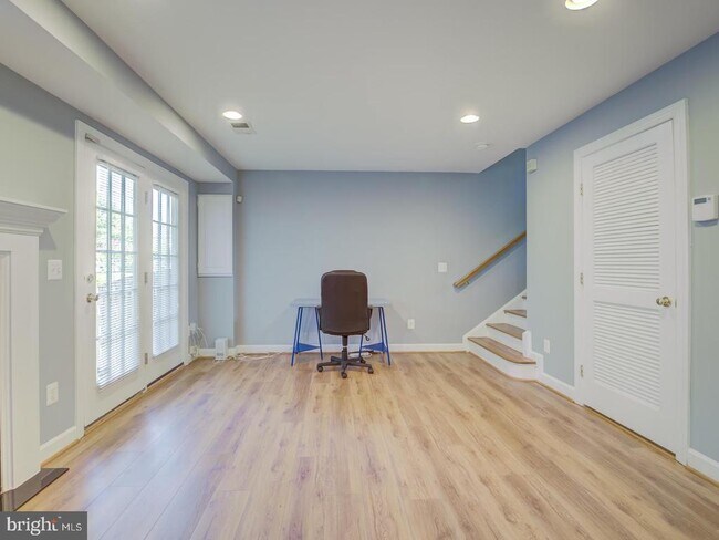 Building Photo - 8410 Chaucer House Ct
